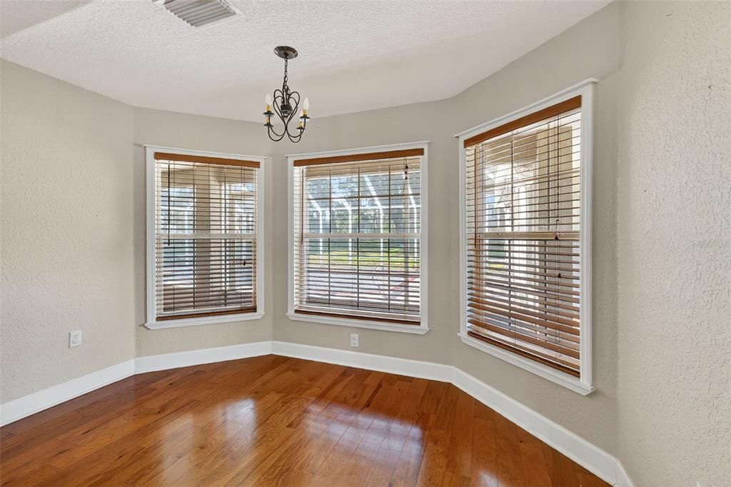 For Sale: $700,000 (4 beds, 2 baths, 2892 Square Feet)