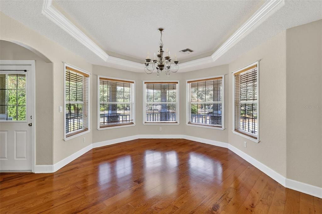 For Sale: $700,000 (4 beds, 2 baths, 2892 Square Feet)