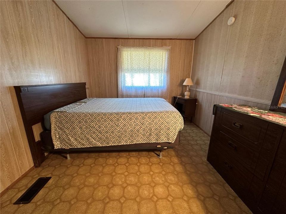 待售: $150,000 (2 贝兹, 1 浴室, 728 平方英尺)