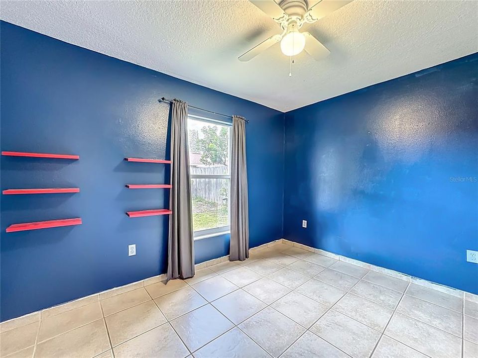 待售: $305,000 (3 贝兹, 2 浴室, 1090 平方英尺)