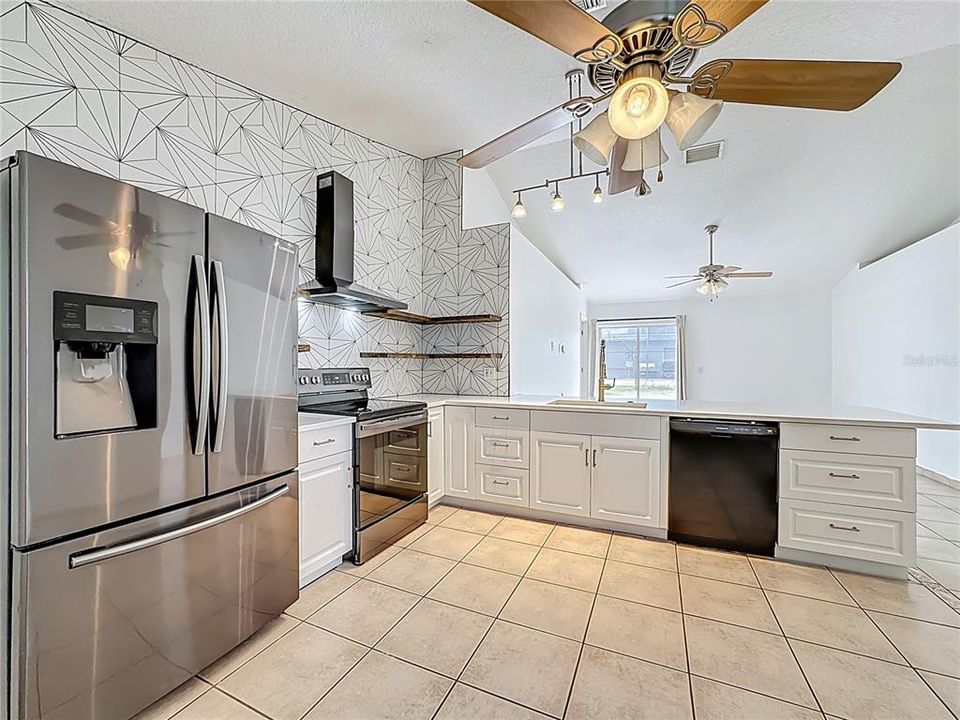 待售: $305,000 (3 贝兹, 2 浴室, 1090 平方英尺)