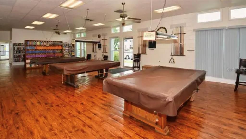 For Sale: $79,900 (1 beds, 1 baths, 608 Square Feet)