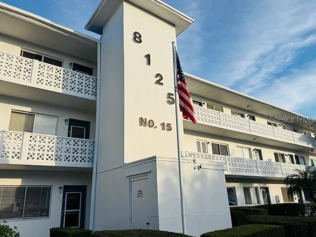 For Sale: $79,900 (1 beds, 1 baths, 608 Square Feet)