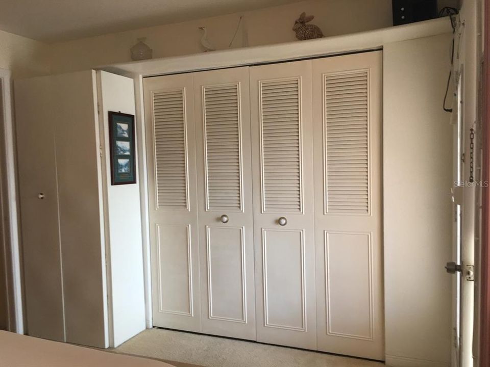 For Sale: $79,900 (1 beds, 1 baths, 608 Square Feet)