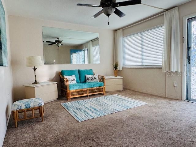 For Sale: $79,900 (1 beds, 1 baths, 608 Square Feet)