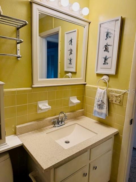 For Sale: $79,900 (1 beds, 1 baths, 608 Square Feet)