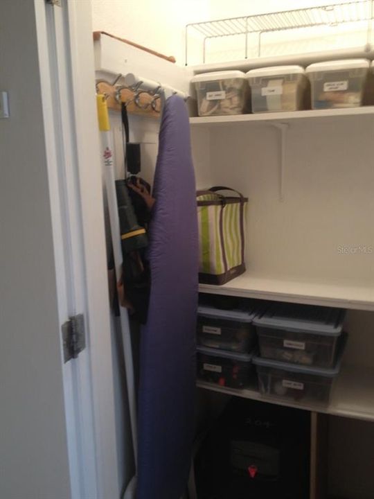 For Sale: $79,900 (1 beds, 1 baths, 608 Square Feet)