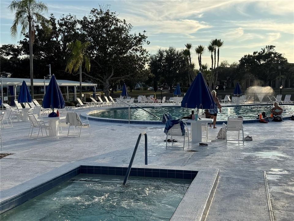 For Sale: $79,900 (1 beds, 1 baths, 608 Square Feet)