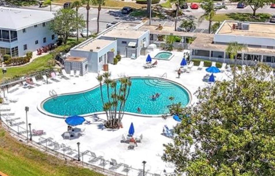 For Sale: $79,900 (1 beds, 1 baths, 608 Square Feet)