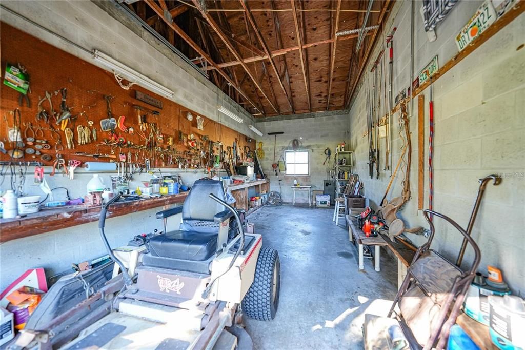 For Sale: $895,000 (3 beds, 2 baths, 2355 Square Feet)