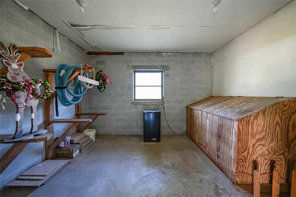 For Sale: $895,000 (3 beds, 2 baths, 2355 Square Feet)