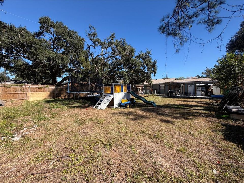 For Rent: $2,175 (3 beds, 2 baths, 1056 Square Feet)