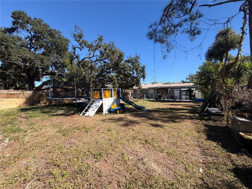 For Rent: $2,175 (3 beds, 2 baths, 1056 Square Feet)