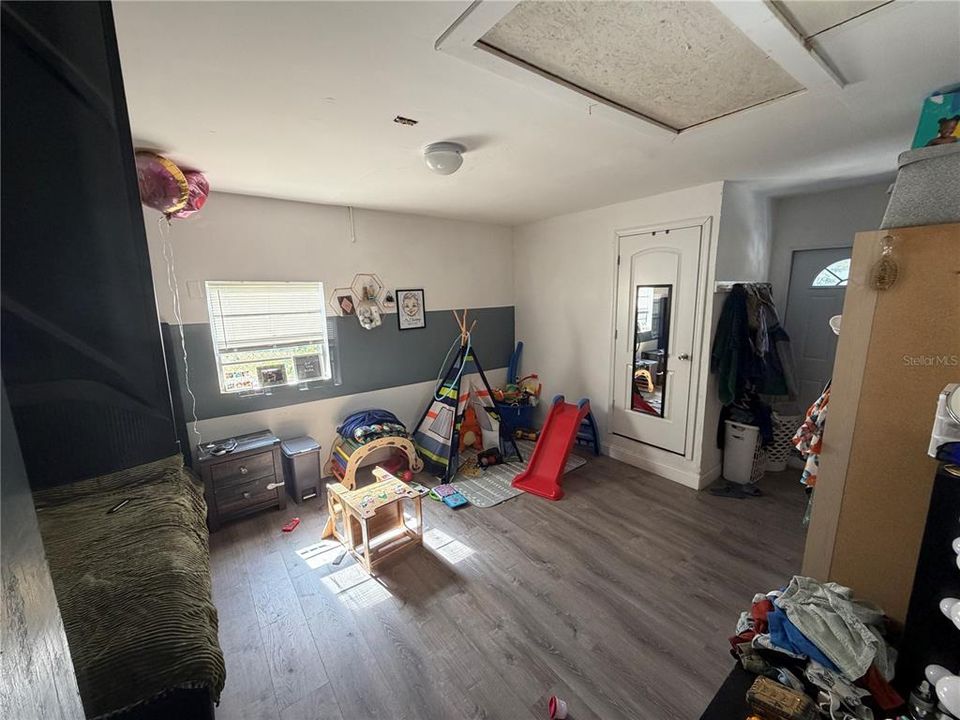 For Rent: $2,175 (3 beds, 2 baths, 1056 Square Feet)