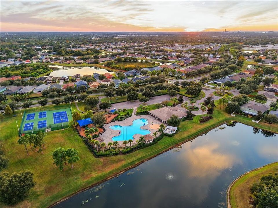 Active With Contract: $499,000 (4 beds, 2 baths, 2952 Square Feet)