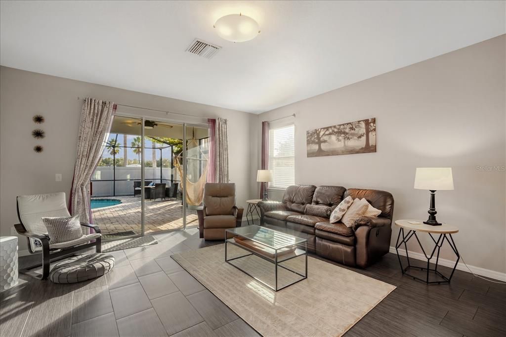 Active With Contract: $499,000 (4 beds, 2 baths, 2952 Square Feet)