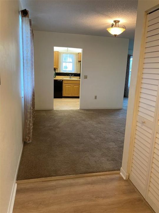 На продажу: $100,000 (2 спален, 2 ванн, 1245 Квадратных фут)