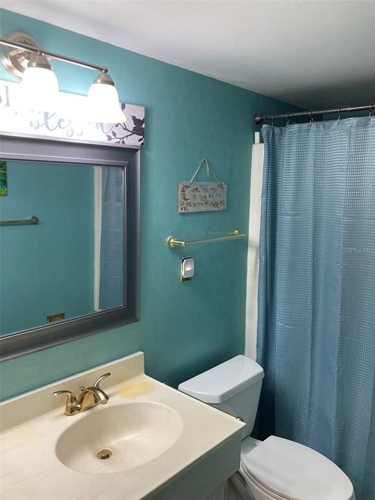 На продажу: $100,000 (2 спален, 2 ванн, 1245 Квадратных фут)