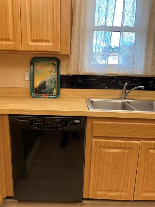 На продажу: $100,000 (2 спален, 2 ванн, 1245 Квадратных фут)