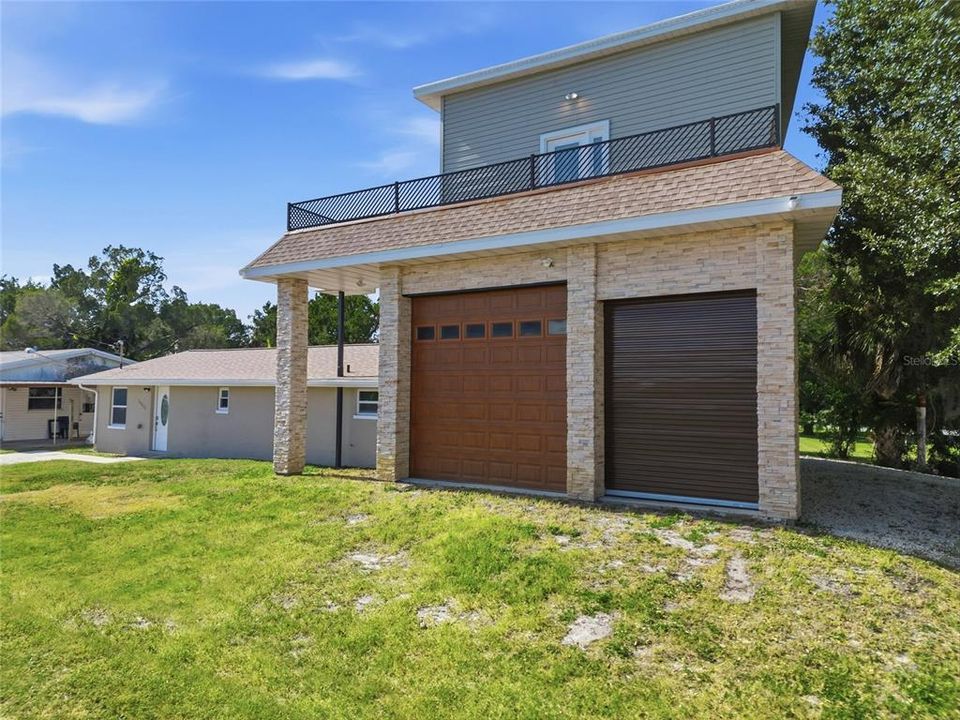 For Sale: $455,900 (2 beds, 1 baths, 1056 Square Feet)