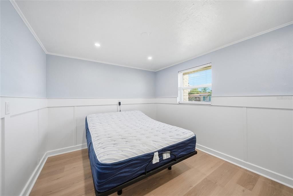 For Sale: $455,900 (2 beds, 1 baths, 1056 Square Feet)