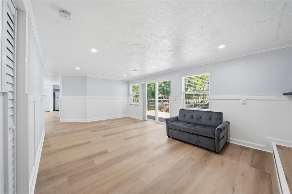 For Sale: $455,900 (2 beds, 1 baths, 1056 Square Feet)