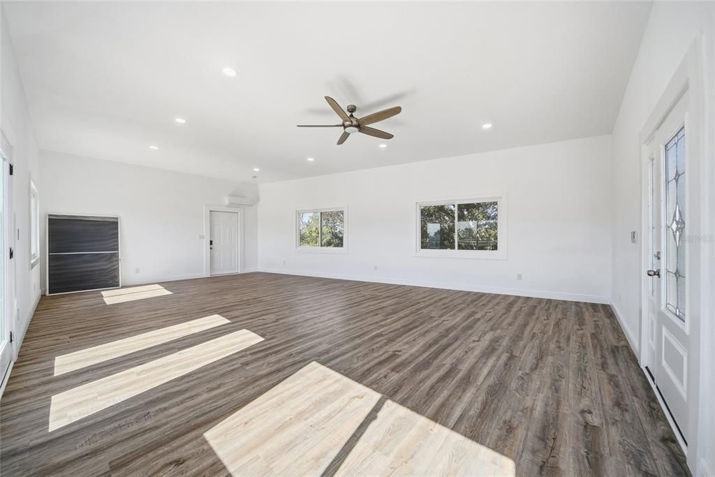 For Sale: $455,900 (2 beds, 1 baths, 1056 Square Feet)