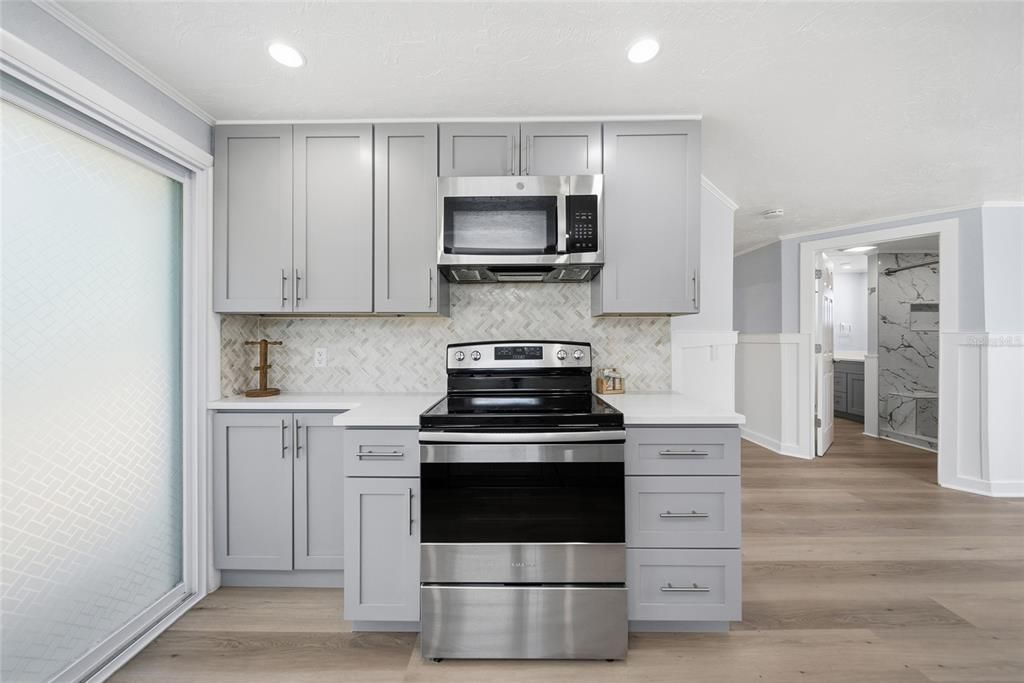 For Sale: $455,900 (2 beds, 1 baths, 1056 Square Feet)