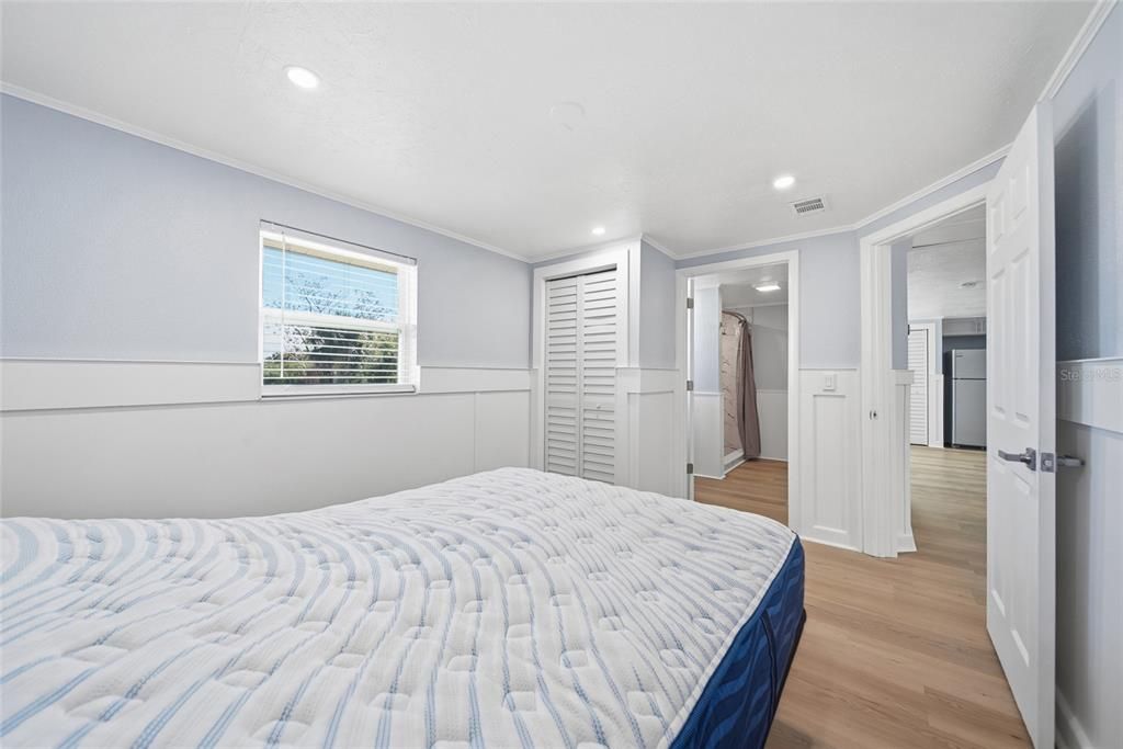 For Sale: $455,900 (2 beds, 1 baths, 1056 Square Feet)