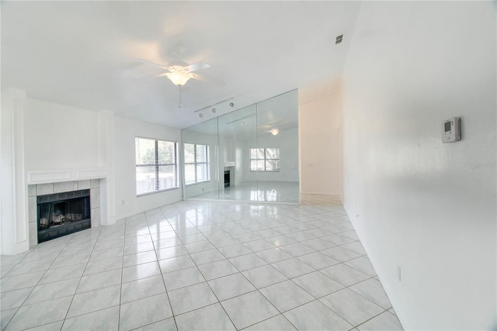 For Rent: $2,395 (3 beds, 2 baths, 1518 Square Feet)