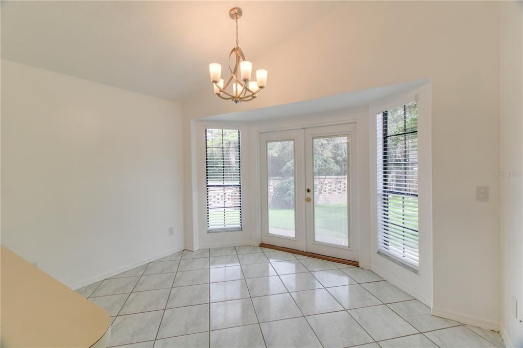 For Rent: $2,395 (3 beds, 2 baths, 1518 Square Feet)