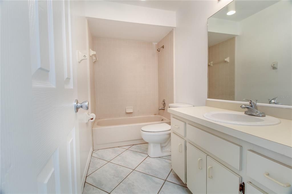 For Rent: $2,395 (3 beds, 2 baths, 1518 Square Feet)