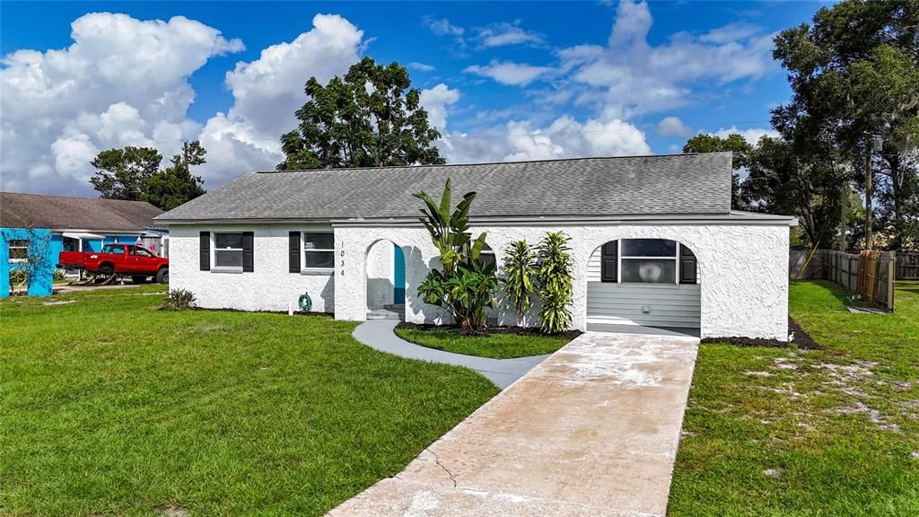 For Rent: $2,275 (4 beds, 2 baths, 1148 Square Feet)