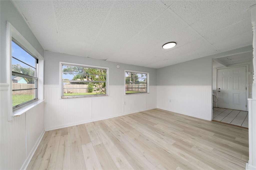 For Rent: $2,275 (4 beds, 2 baths, 1148 Square Feet)