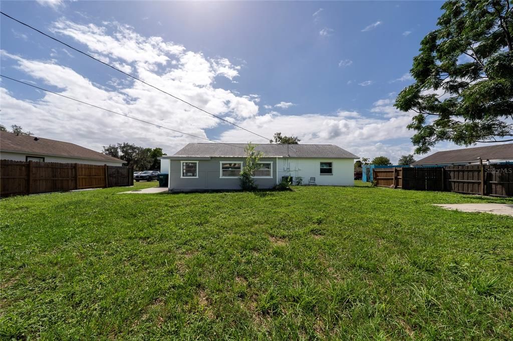 For Rent: $2,275 (4 beds, 2 baths, 1148 Square Feet)