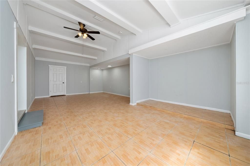 For Rent: $2,275 (4 beds, 2 baths, 1148 Square Feet)