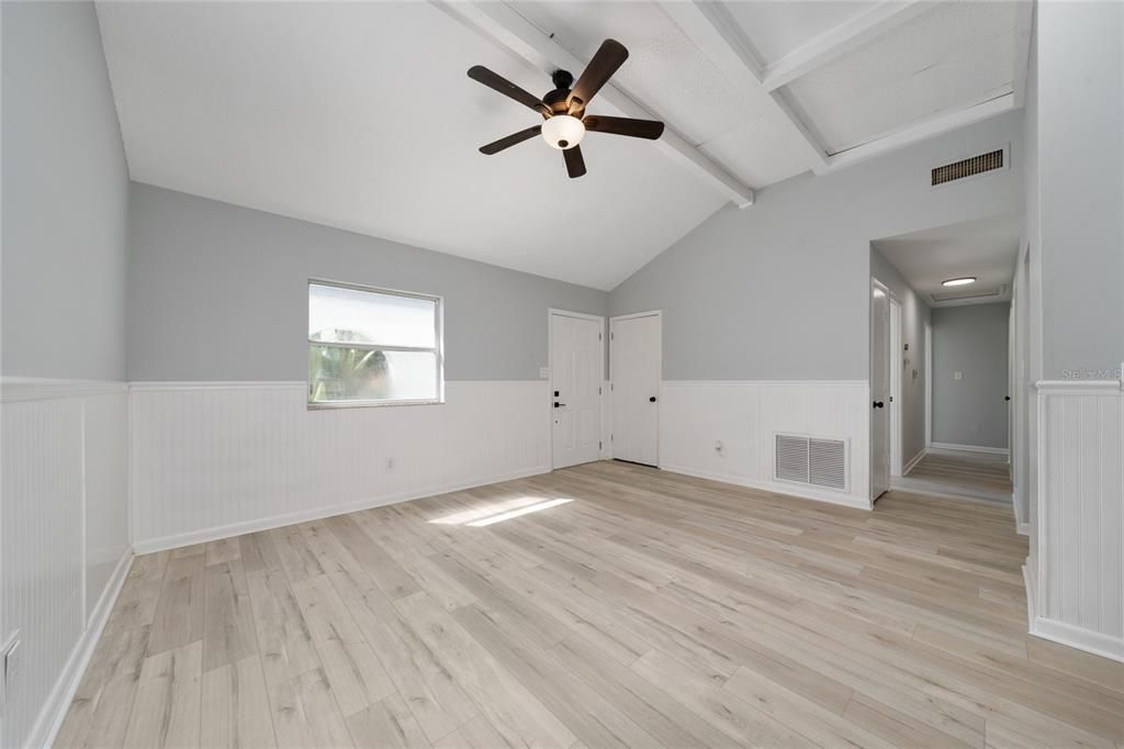 For Rent: $2,275 (4 beds, 2 baths, 1148 Square Feet)