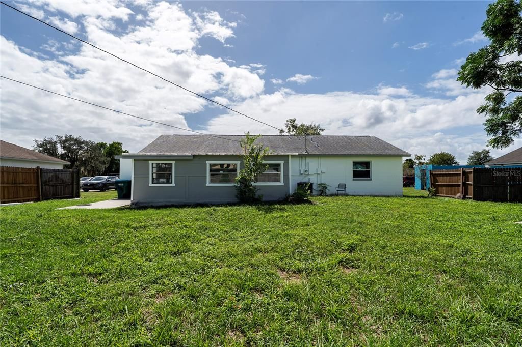 For Rent: $2,275 (4 beds, 2 baths, 1148 Square Feet)