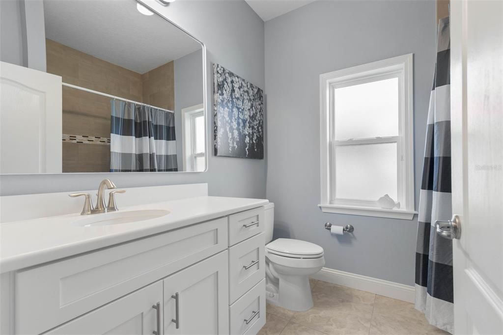 Под контрактом: $632,700 (3 спален, 2 ванн, 1852 Квадратных фут)