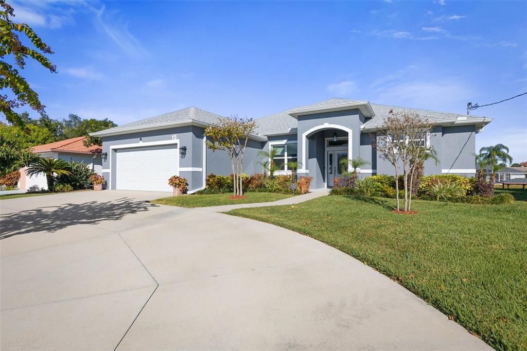 Под контрактом: $632,700 (3 спален, 2 ванн, 1852 Квадратных фут)