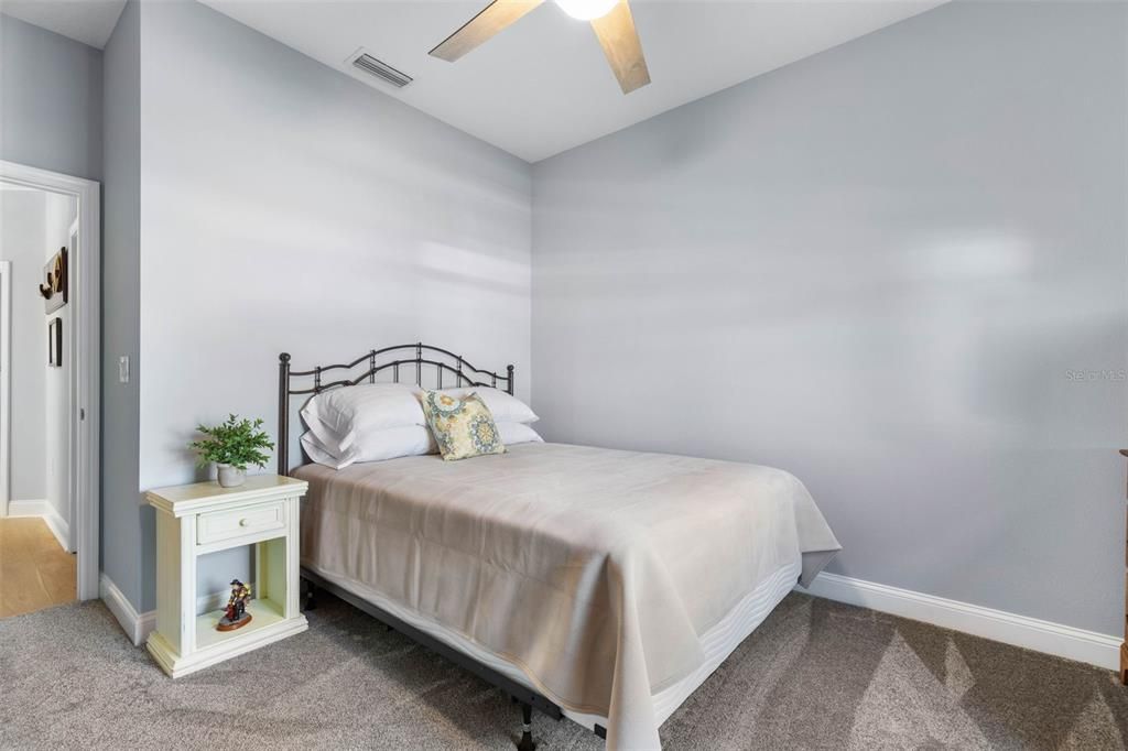 Под контрактом: $632,700 (3 спален, 2 ванн, 1852 Квадратных фут)