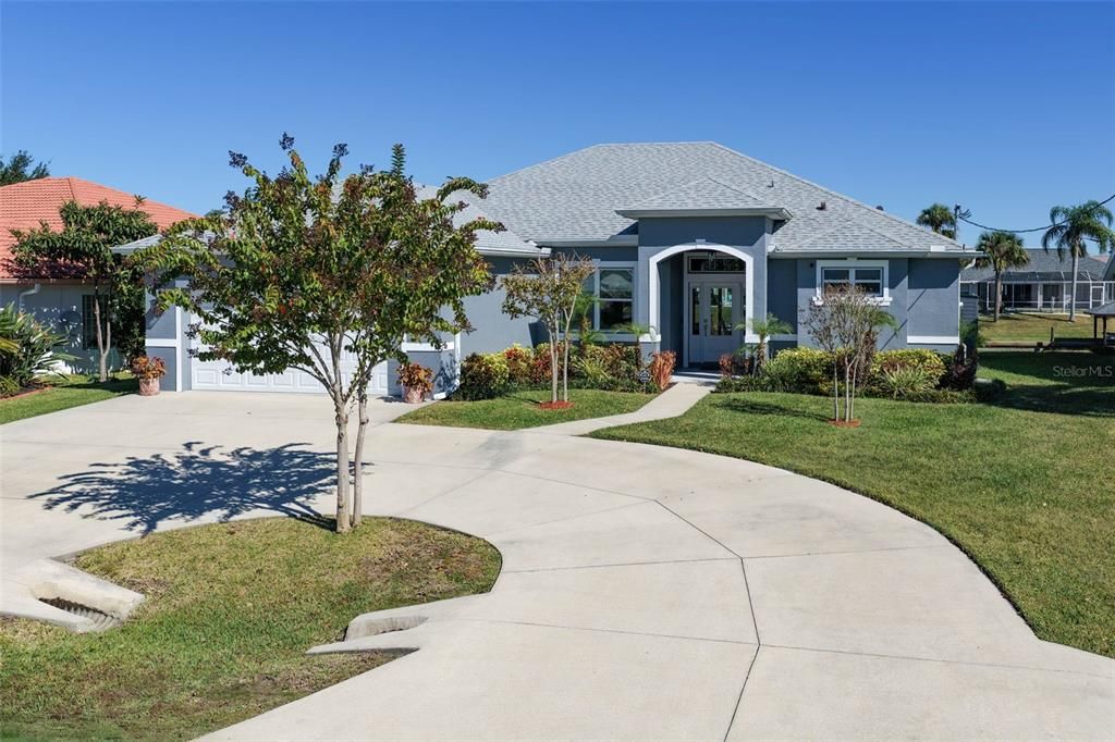 Под контрактом: $632,700 (3 спален, 2 ванн, 1852 Квадратных фут)