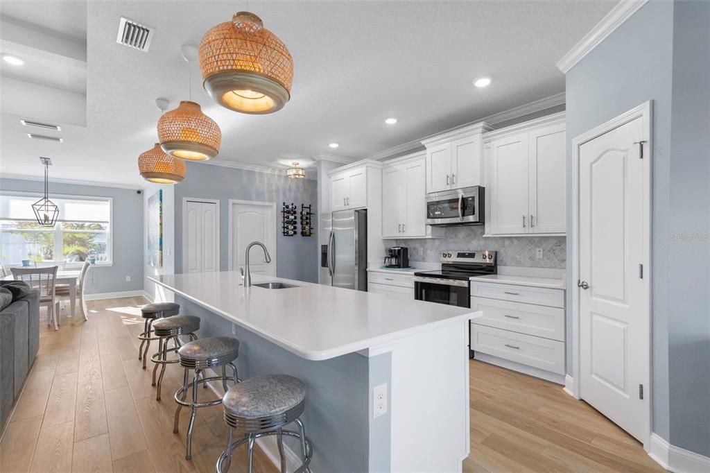 Под контрактом: $632,700 (3 спален, 2 ванн, 1852 Квадратных фут)