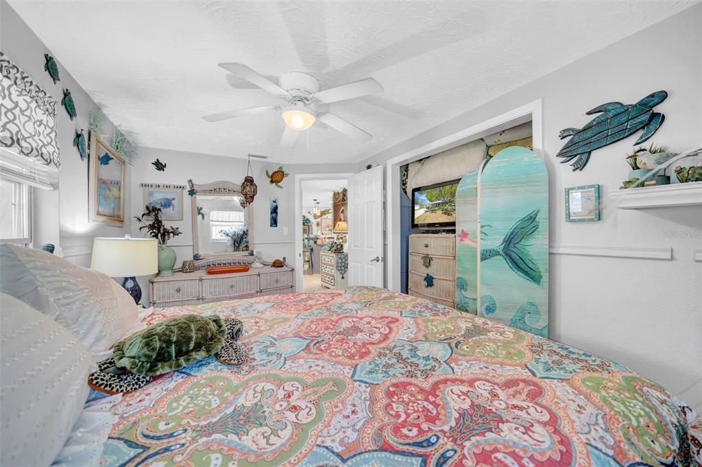 For Sale: $329,900 (4 beds, 2 baths, 1858 Square Feet)