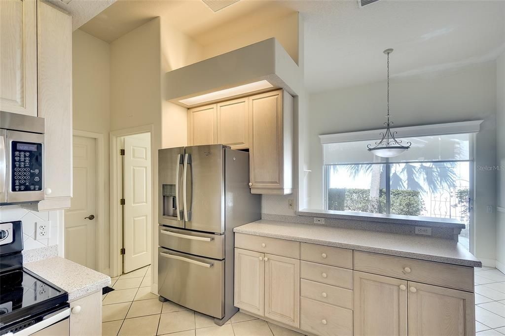 For Sale: $475,000 (2 beds, 2 baths, 1933 Square Feet)