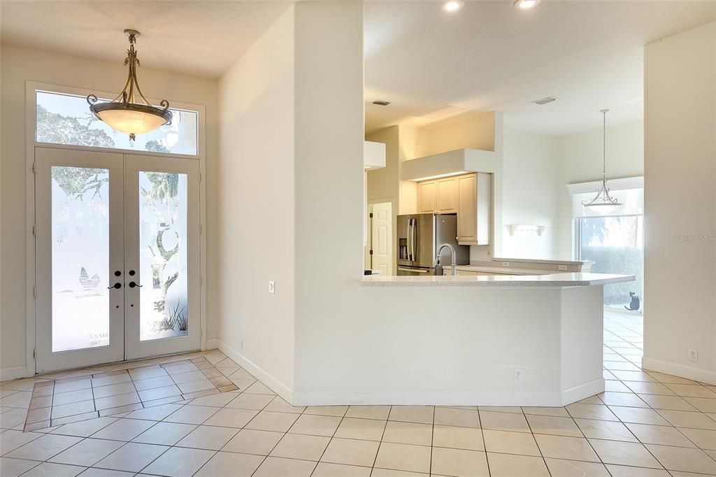 For Sale: $475,000 (2 beds, 2 baths, 1933 Square Feet)