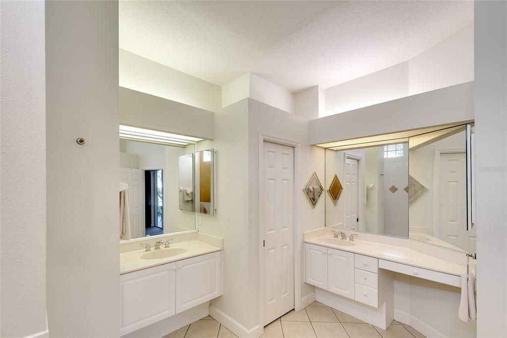 For Sale: $475,000 (2 beds, 2 baths, 1933 Square Feet)