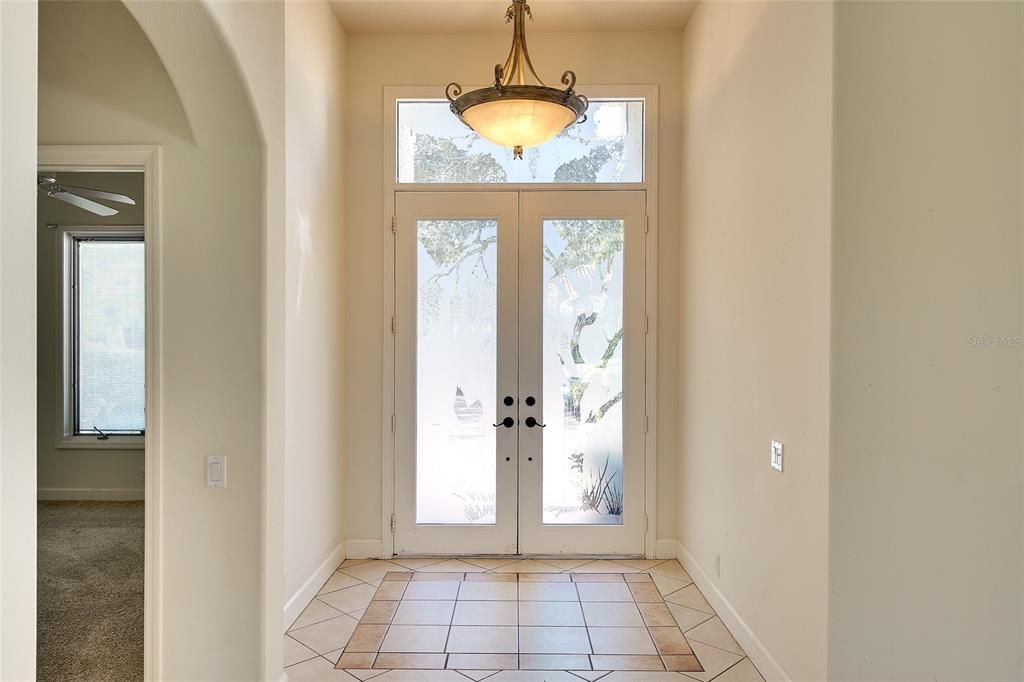 For Sale: $475,000 (2 beds, 2 baths, 1933 Square Feet)