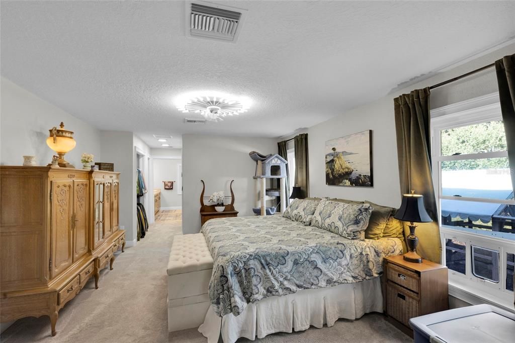 На продажу: $575,000 (3 спален, 2 ванн, 2356 Квадратных фут)