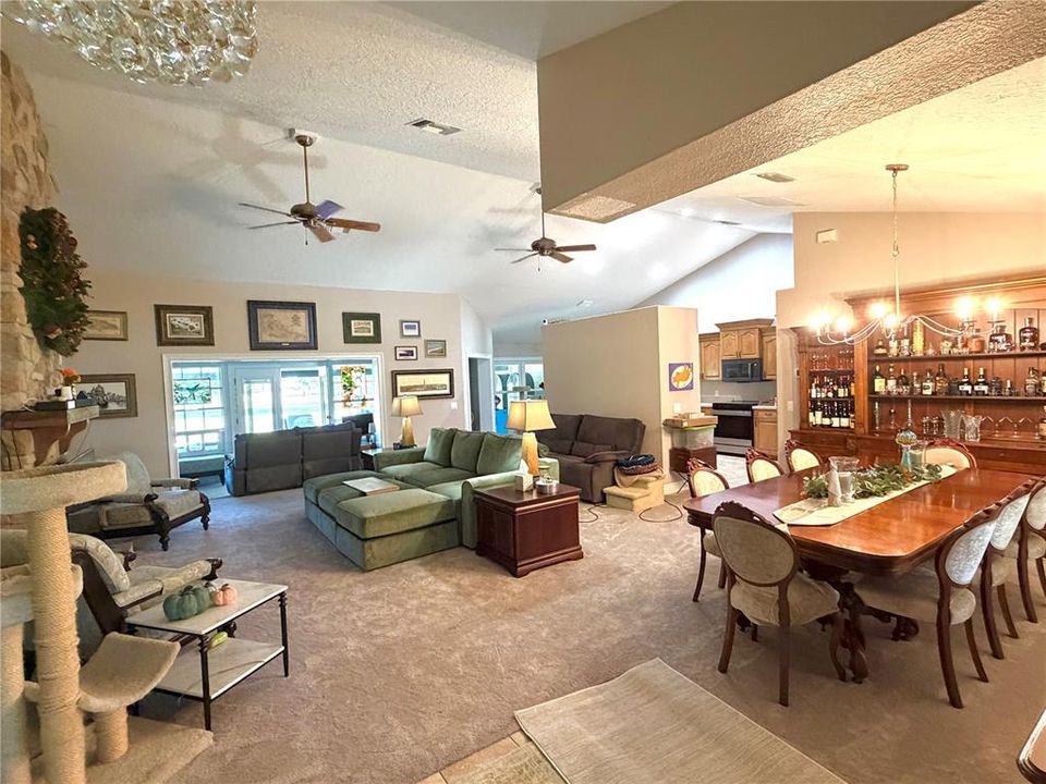 На продажу: $575,000 (3 спален, 2 ванн, 2356 Квадратных фут)